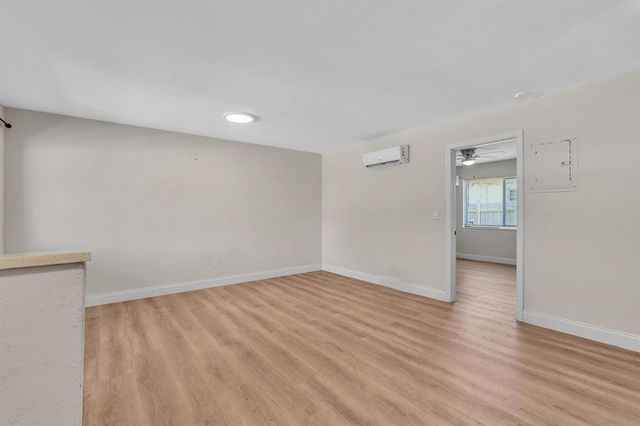 800 MOFFETT Street 3, Hallandale Beach, FL 33009