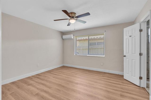 800 MOFFETT Street 3, Hallandale Beach, FL 33009