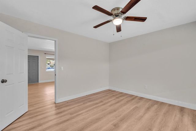 800 MOFFETT Street 3, Hallandale Beach, FL 33009