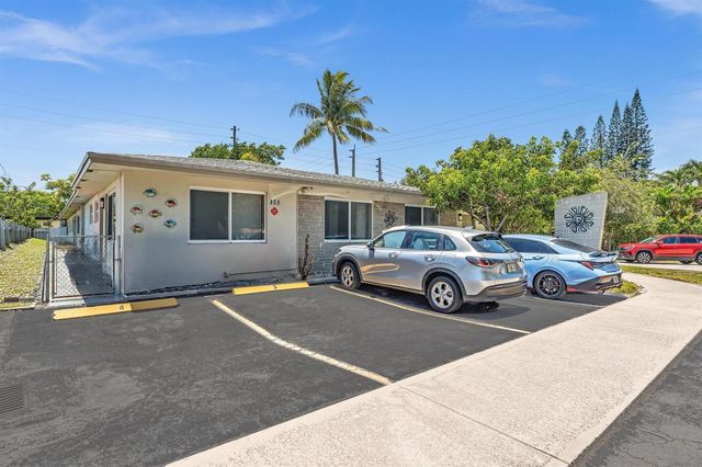 800 MOFFETT Street 3, Hallandale Beach, FL 33009