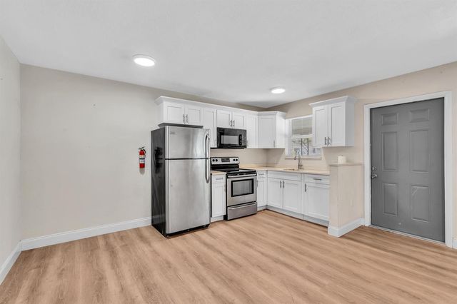 800 MOFFETT Street 3, Hallandale Beach, FL 33009