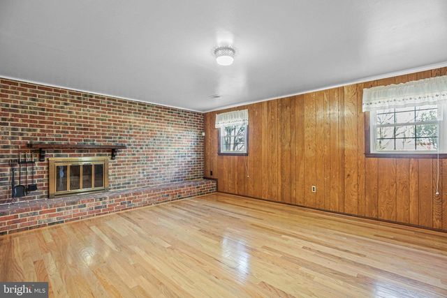 6106 RIVANNA DR, Springfield, VA 22150