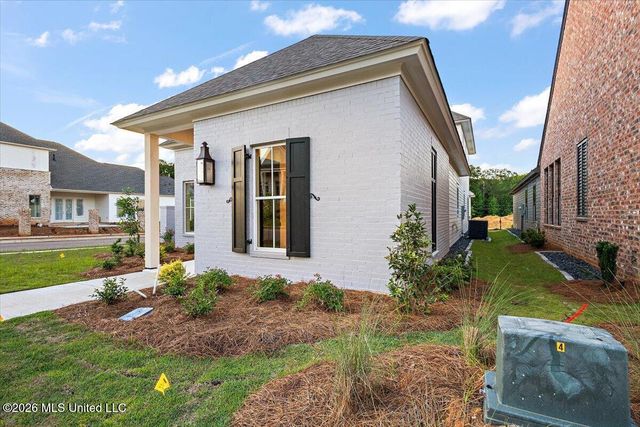 136 Water Street, Madison, MS 39110