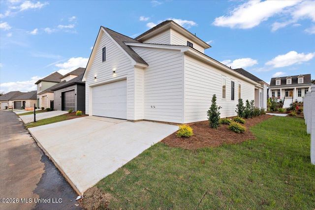 136 Water Street, Madison, MS 39110