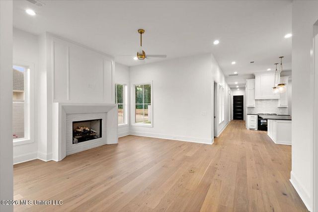 136 Water Street, Madison, MS 39110