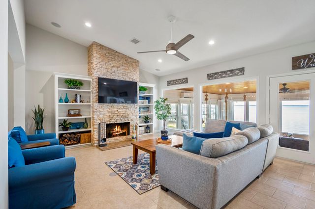 615 Inlet Drive, Livingston, TX 77351