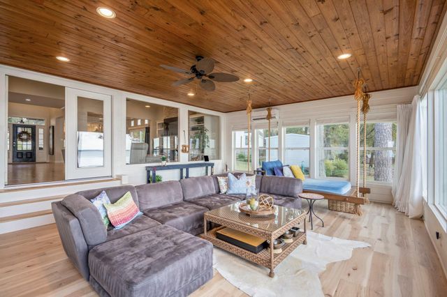 615 Inlet Drive, Livingston, TX 77351