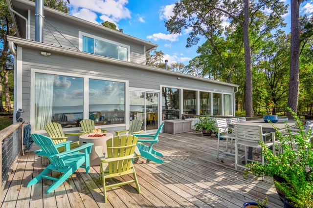 615 Inlet Drive, Livingston, TX 77351