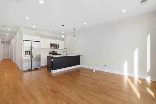 6316 S Evans Avenue, Chicago, IL 60637