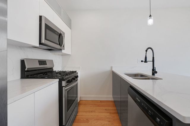 6316 S Evans Avenue, Chicago, IL 60637