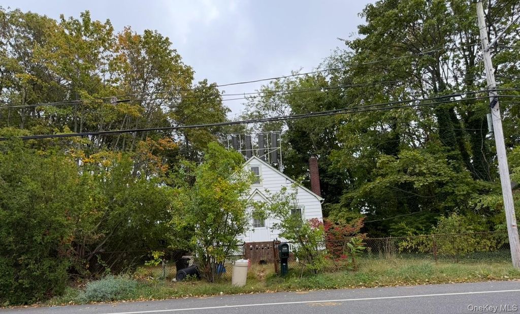 1599 3rd Street, West Babylon, NY 11704