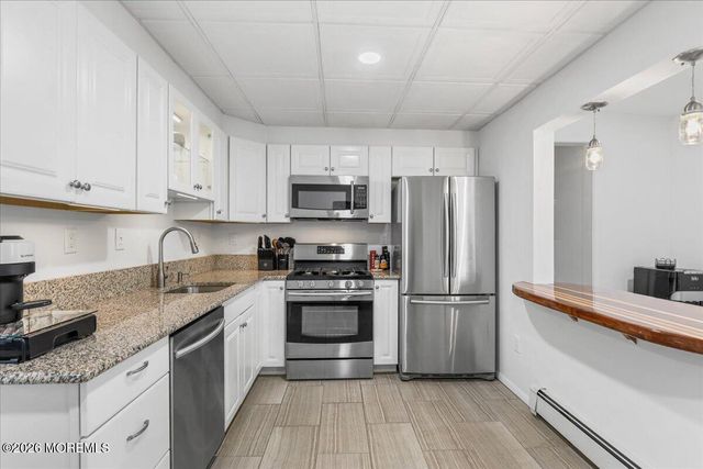 530 Bradley Boulevard, Toms River, NJ 08753