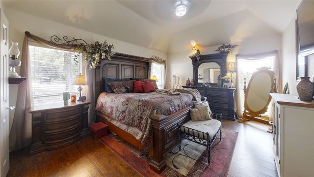 3121 Cliffview Court, Granbury, TX 76048