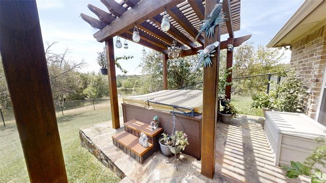 3121 Cliffview Court, Granbury, TX 76048