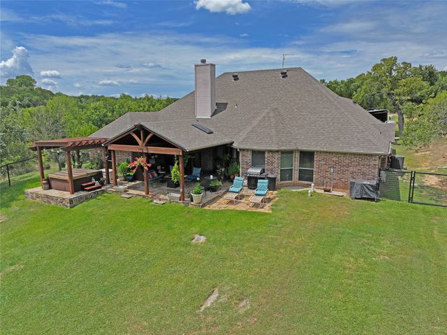 3121 Cliffview Court, Granbury, TX 76048