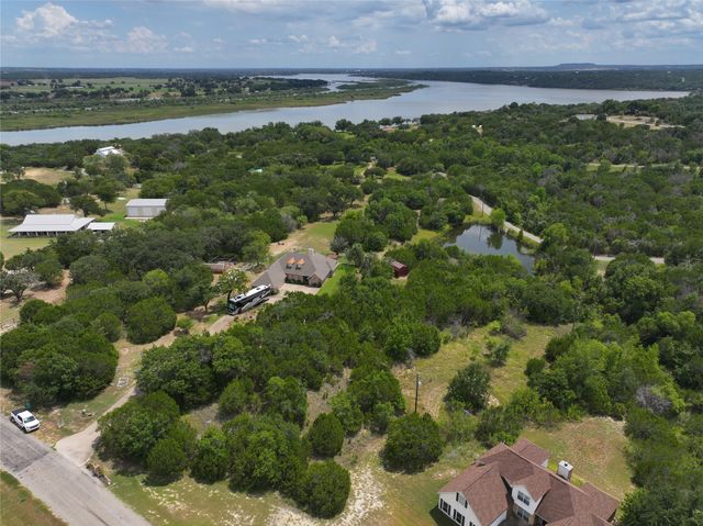 3121 Cliffview Court, Granbury, TX 76048