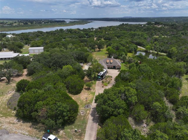 3121 Cliffview Court, Granbury, TX 76048