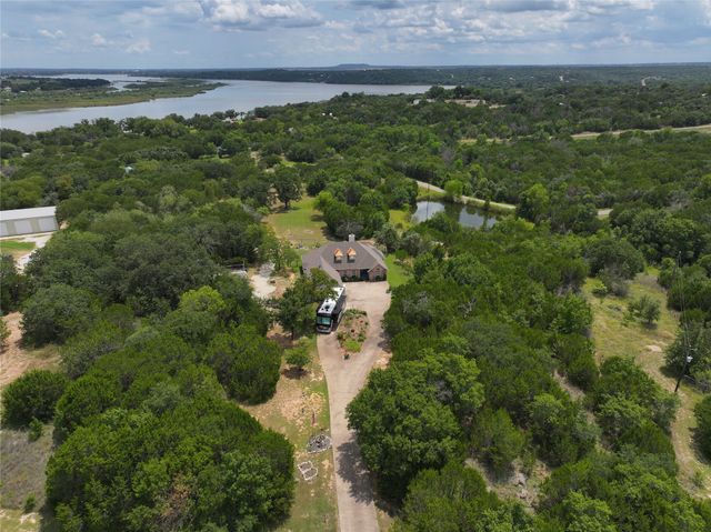 3121 Cliffview Court, Granbury, TX 76048