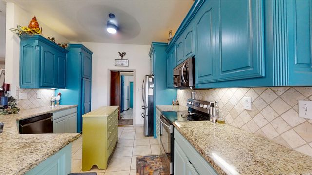 3121 Cliffview Court, Granbury, TX 76048