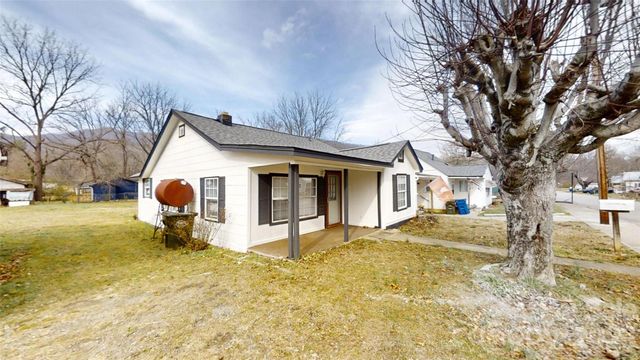 269 Westwood Circle, Waynesville, NC 28786