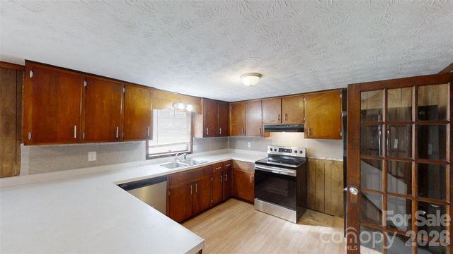 269 Westwood Circle, Waynesville, NC 28786