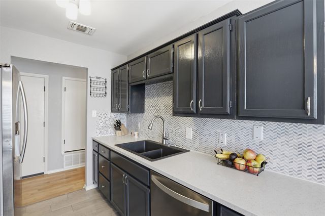 10232 Sunset View Drive, Fort Worth, TX 76108