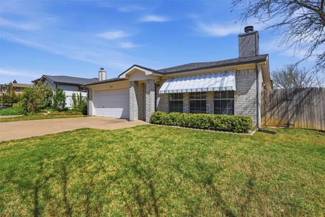 10232 Sunset View Drive, Fort Worth, TX 76108