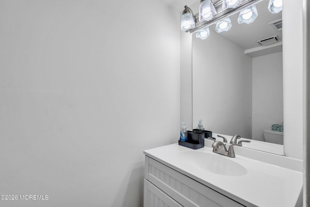 47 Duncan Way, Freehold, NJ 07728