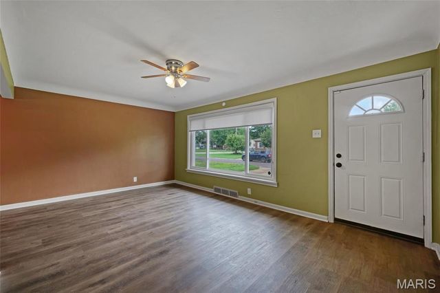 4530 Grasso Avenue, St Louis, MO 63123