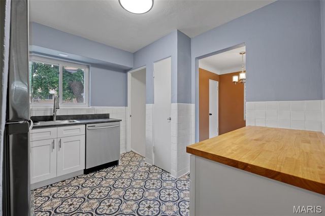 4530 Grasso Avenue, St Louis, MO 63123