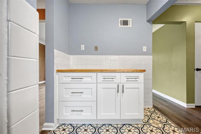 4530 Grasso Avenue, St Louis, MO 63123