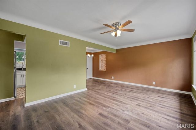 4530 Grasso Avenue, St Louis, MO 63123