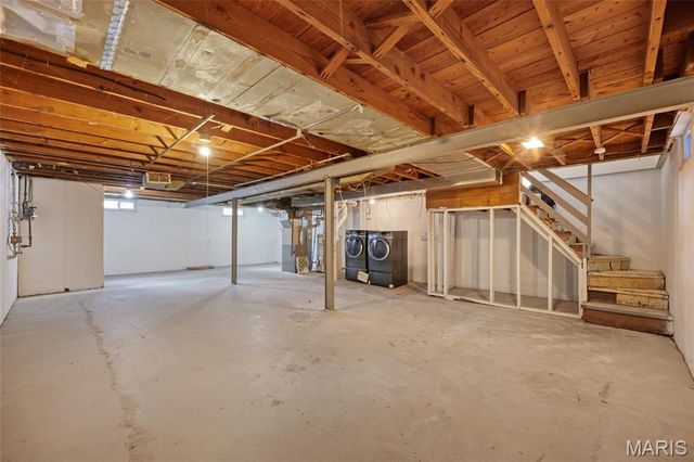 4530 Grasso Avenue, St Louis, MO 63123