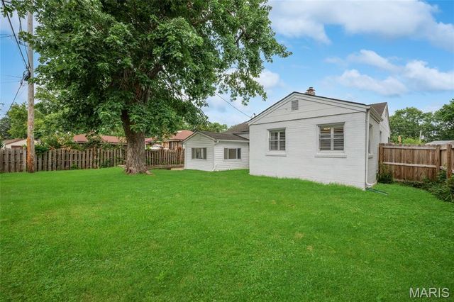 4530 Grasso Avenue, St Louis, MO 63123