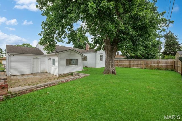 4530 Grasso Avenue, St Louis, MO 63123