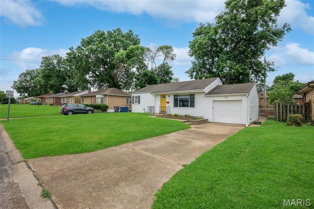 4530 Grasso Avenue, St Louis, MO 63123