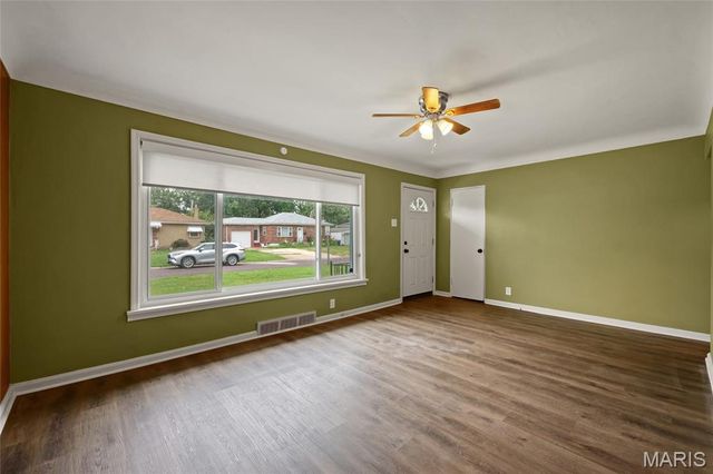 4530 Grasso Avenue, St Louis, MO 63123