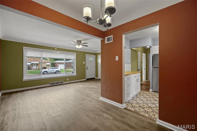4530 Grasso Avenue, St Louis, MO 63123