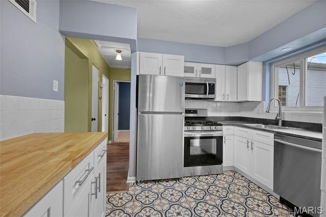 4530 Grasso Avenue, St Louis, MO 63123