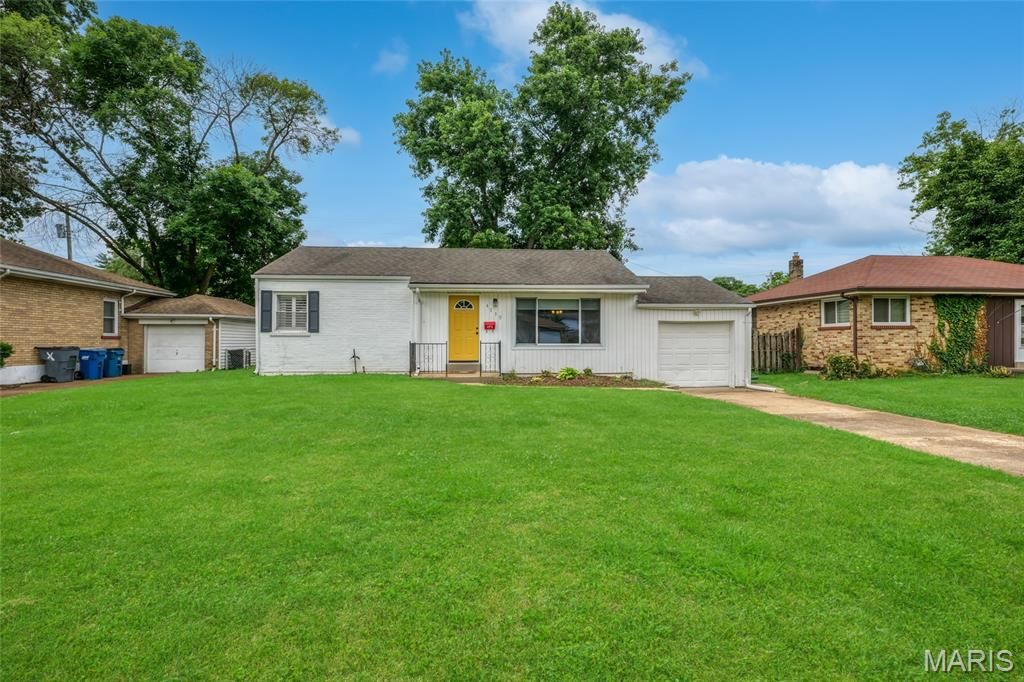 4530 Grasso Avenue, St Louis, MO 63123