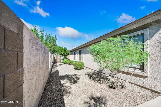 6893 W FIREBIRD Drive, Glendale, AZ 85308