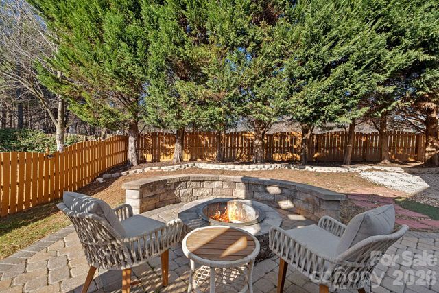 8221 Ballymore Court, Huntersville, NC 28078