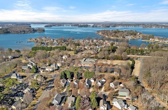 8221 Ballymore Court, Huntersville, NC 28078