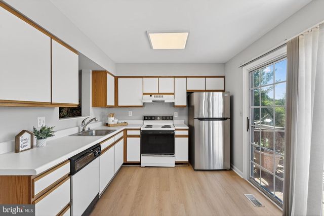 606 MARIANNE LN, Baltimore, MD 21228