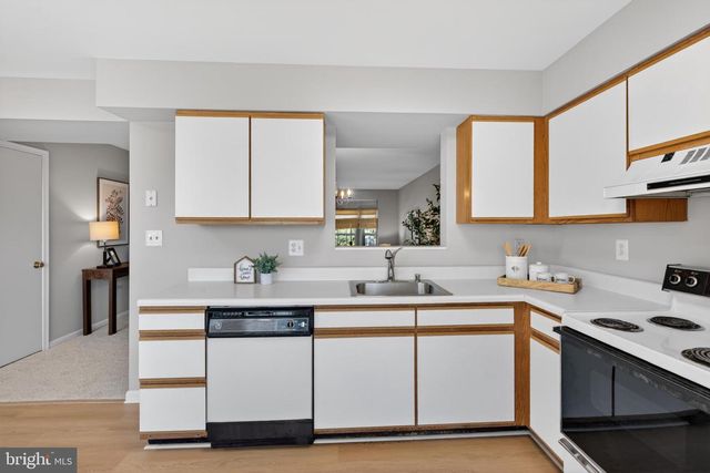 606 MARIANNE LN, Baltimore, MD 21228
