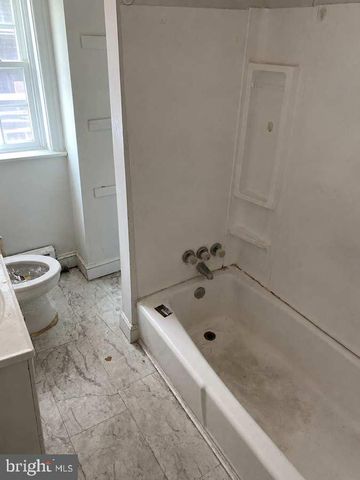 45 GOLF RD, Upper Darby, PA 19082