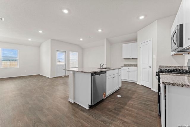 1113 Argonne Forest, Seguin, TX 78155