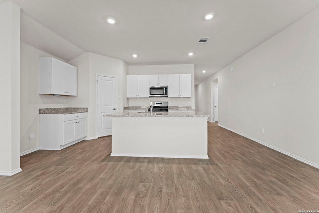 1113 Argonne Forest, Seguin, TX 78155