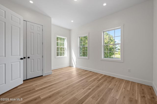 2180 Nc 304 C, Bayboro, NC 28515