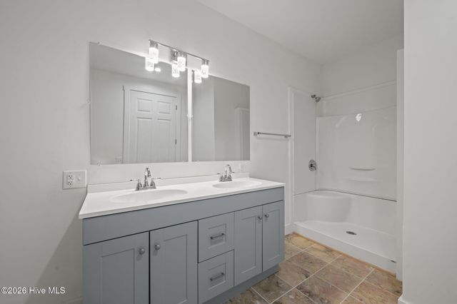 2180 Nc 304 C, Bayboro, NC 28515